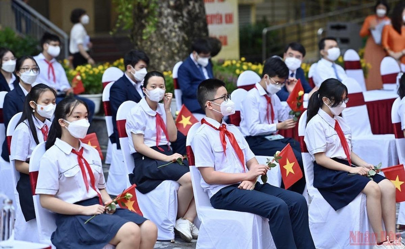 The opening ceremony of the new school year 2021-2022 held at Trung Vuong Secondary School in Hanoi. (Photo: DUY LINH)