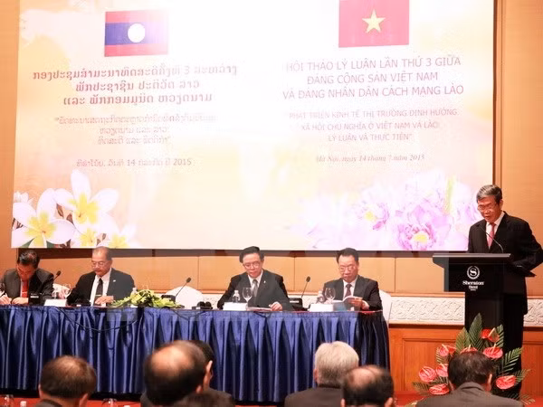 Politburo member and Head of the Party Central Committee’s Commission for Communication and Education Dinh The Huynh speaks at the event. (Image credit: VNA)