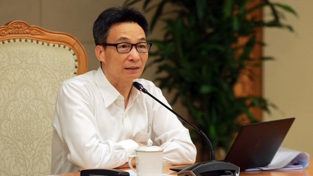 Deputy Prime Minister Vu Duc Dam speaking at the meeting. (Photo: VGP)
