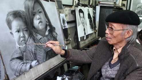 Portrait artist Nguyen Bao Nguyen