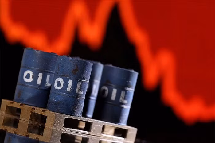 Brent fell more than 1 USD after the deal was reported, trading below 70 USD a barrel, well off October's three-year highs above 86 USD. 