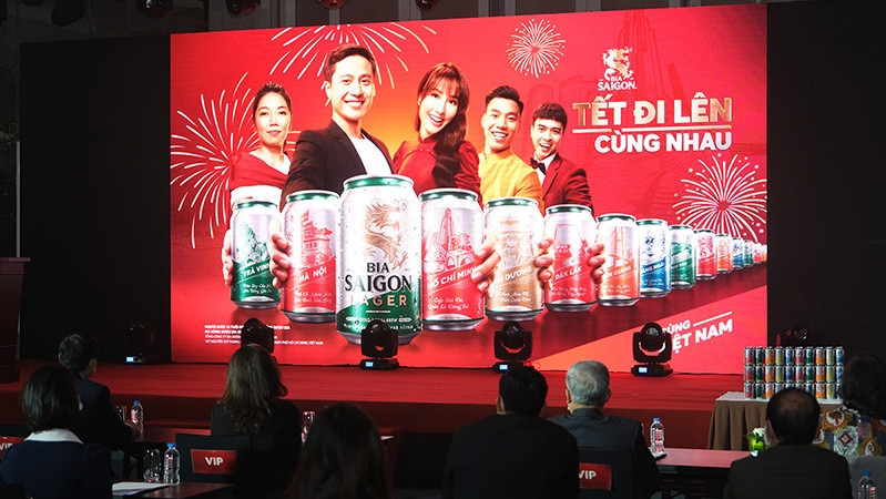 SABECO launches new collection of beer cans to promote Vietnam’s tourism (Photo: Vietnam National Administration of Tourism)