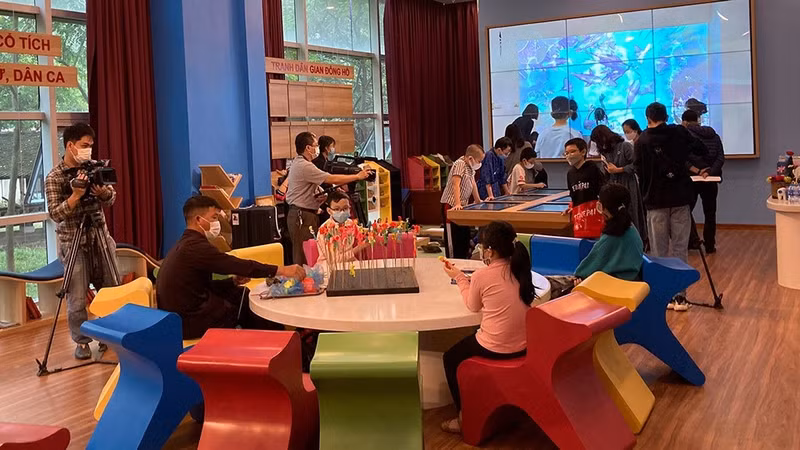 Children playing in the Discovery Room. (Photo: Vietnam Museum of Ethnology)