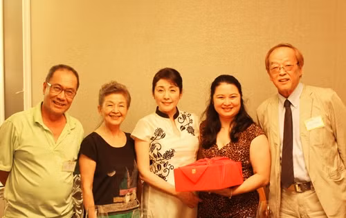 Director Tat Binh of Vietnam (first left) and the Japanese artists. (Credit: hanoimoi.com.vn)