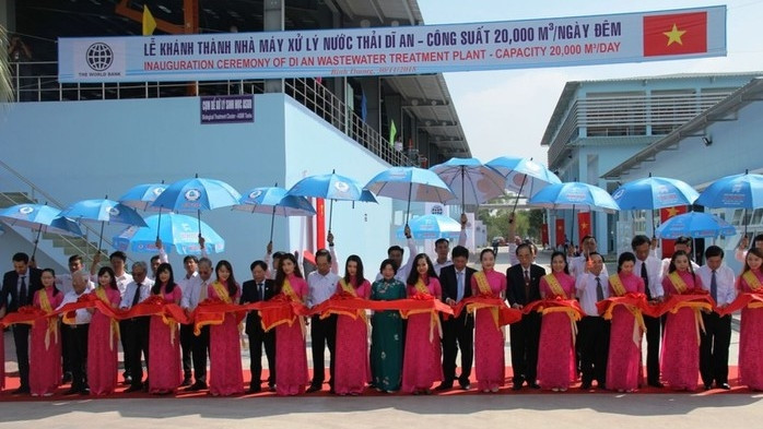 Delegates at the inauguration ceremony (Photo: tapchicongthuong.vn)