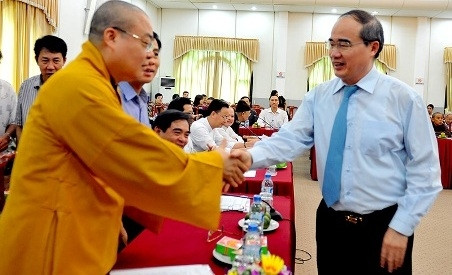 VFF President Nguyen Thien Nhan and religious dignitaries