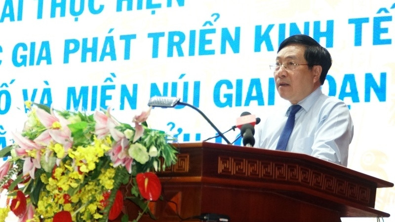 Deputy PM Pham Binh Minh speaking at the conference