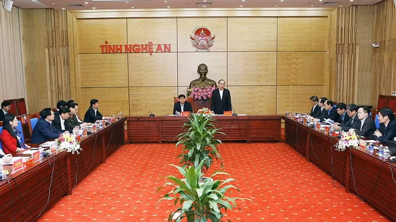 VFF President Nguyen Thien Nhan and Nghe An leaders