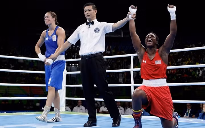Vietnamese referee Vuong Trong Nghia officiates a boxing match at the 2016 Rio Olympic Games. (Photo: The Washington Post)