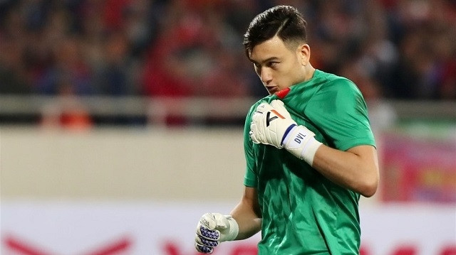 Van Lam makes a fantastic performance in the wooden frame of the Vietnamese team in a draw with Thailand on the night of November 19. (Photo: laodong.vn)