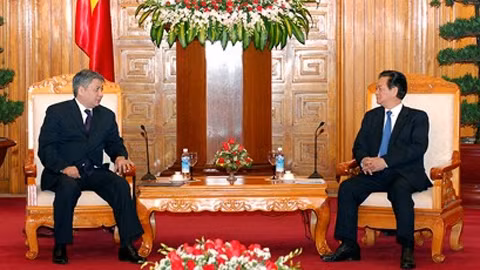 Prime Minister Nguyen Tan Dung meeting with Kyrgyz Foreign Minister Abdyldaev Erlan Bekeshovich (VGP)