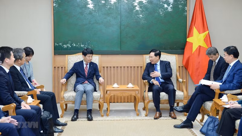 Deputy Prime Minister Pham Binh Minh receives Governor of Japan’s Gunma Prefecture Yamamoto Ichita. (Photo: VNA)
