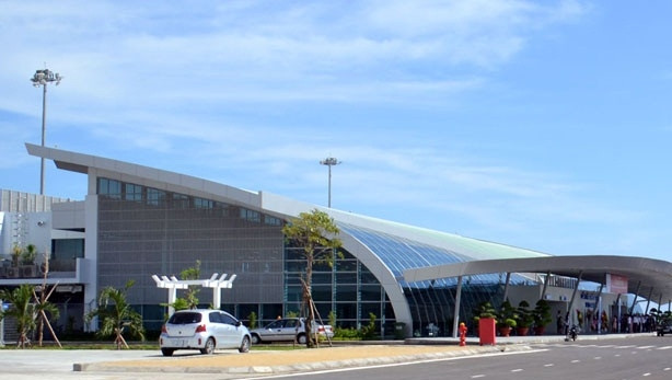 At the Tuy Hoa civil aviation zone (Photo: tuoitre.vn)
