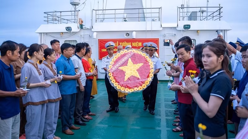 Service held to commemorate heroes who died to protect sea and island sovereignty