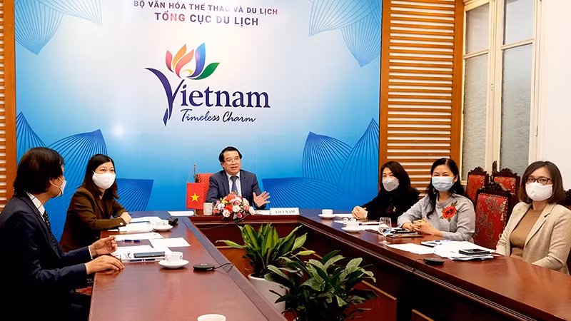 Vietnamese delegates attend the online meeting in Hanoi. (Photo: National Administration of Tourism)
