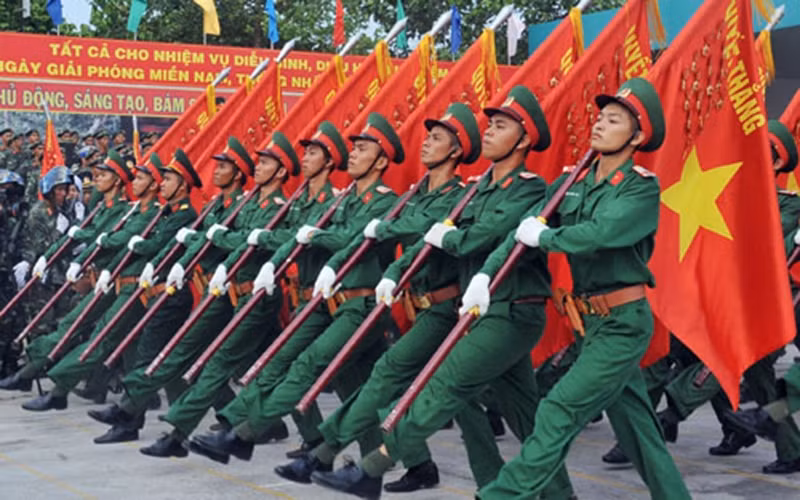 Military rehearsal to celebrate the Liberation of the South and National Reunification Day in 2015. (Photo: VNA) 