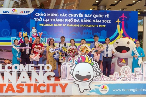 At the welcome ceremony for passengers on the flight (Photo: VNA)