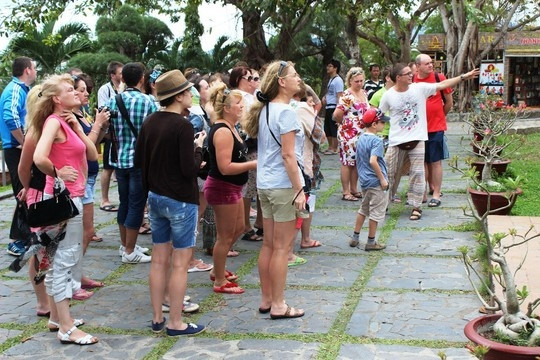Vietnam welcomed 781,000 visitors from the five Western European countries in 2016. (Credit: hanoimoi)