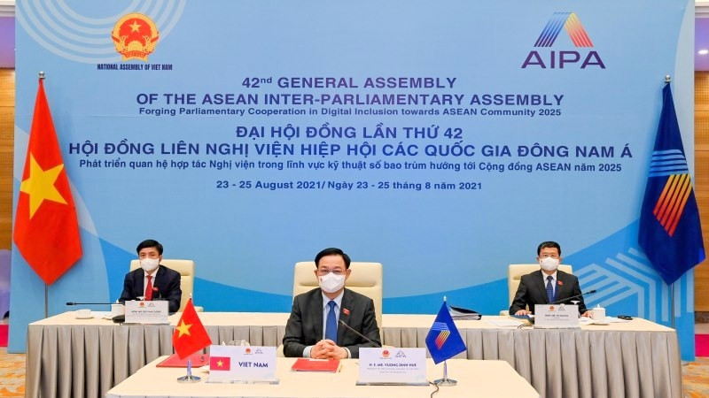 Chairman of the Vietnamese National Assembly Vuong Dinh Hue attends the closing ceremony (Photo: NDO/Duy Linh)