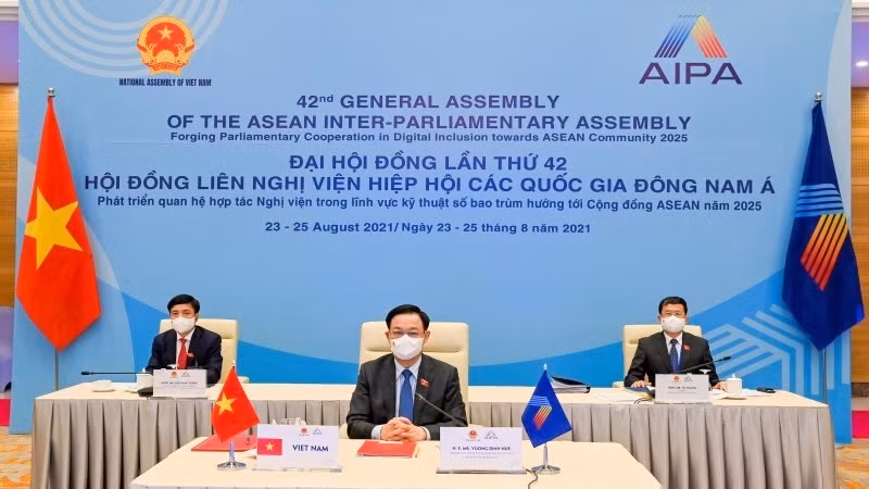 Chairman of the Vietnamese National Assembly Vuong Dinh Hue attends the closing ceremony (Photo: NDO/Duy Linh)