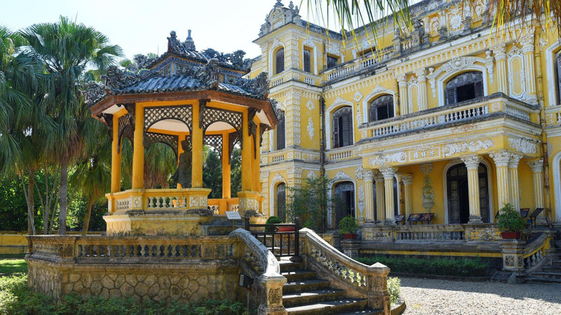 Trung Lap Pavilion with the Khai Tuong Building in the background