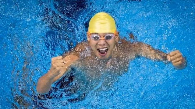 Vietnamese swimmer Vo Thanh Tung secures a silver from the World Para Swimming World Series in Singapore on Sunday. (Photo: zing.vn)