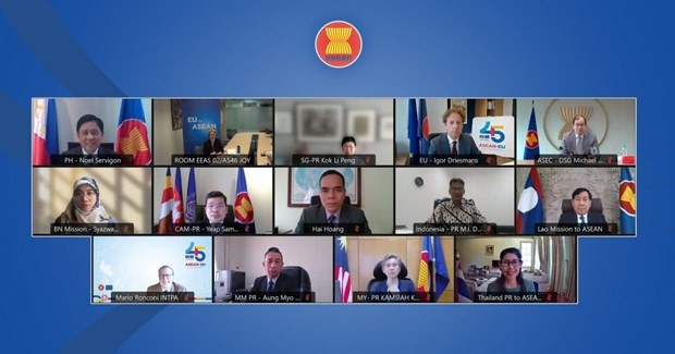 At the meeting (Photo: asean.org)