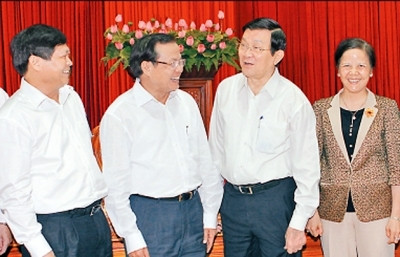 President Truong Tan Sang with Hanoi delegates