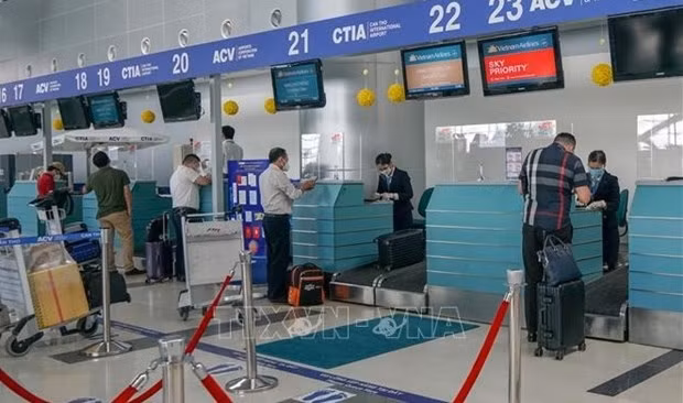 The Ministry of Culture, Sports and Tourism proposes resuming pre-pandemic visa policy for foreign arrivals to the country (Photo: VNA)