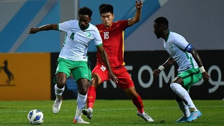 Caption: Vietnam (in red) stop in the quarter-final of the 2022 AFC U23 Asian Cup. (Photo: AFC)