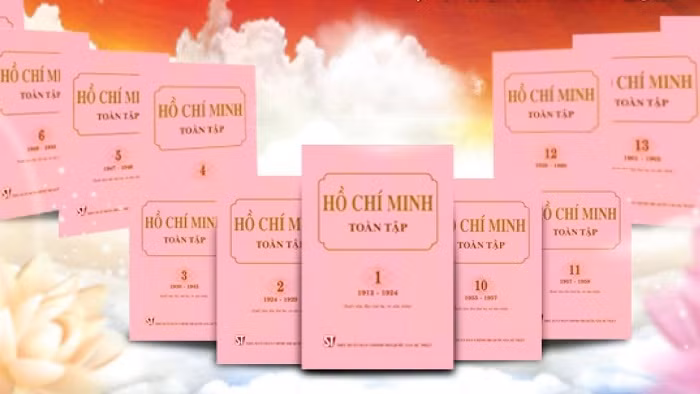 The Ho Chi Minh Complete Collection book series. (Photo by the Truth National Political Publishing House)