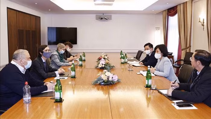 At the meeing (Photo: VNA)