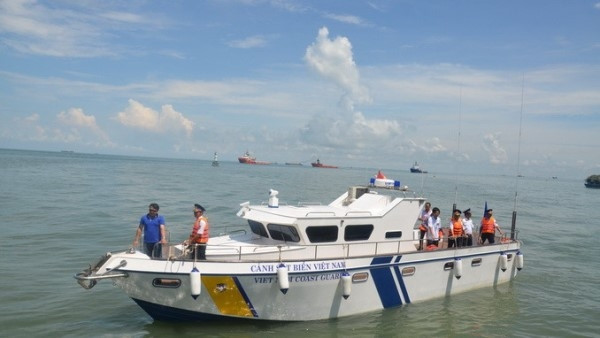 Vietnam Coast Guard takes delivery of high-speed patrol boat