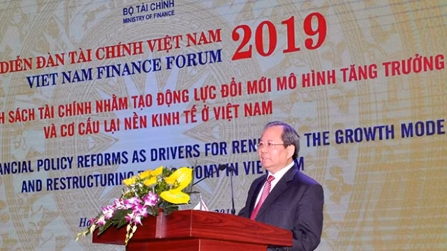 Deputy Minister of Finance Do Hoang Anh Tuan speaks at the Vietnam Finance Forum 2019, which opens in Quang Ninh on September 19, 2019. (Photo: VNA)