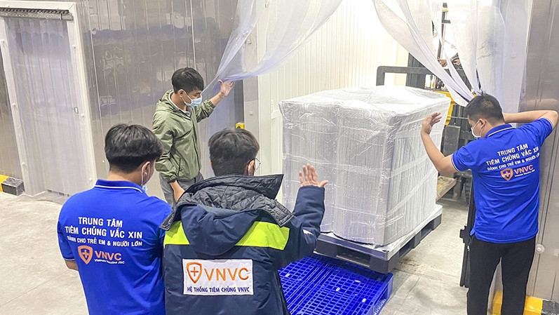 Nearly 660,000 AstraZeneca COVID-19 vaccine doses arrive in HCM City