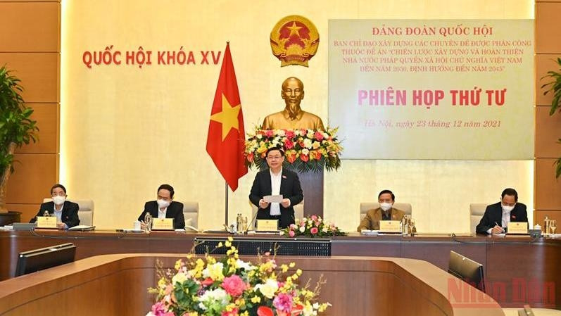 National Assembly Chairman Vuong Dinh Hue speaks at the working session. (Photo: NDO/Duy Linh)