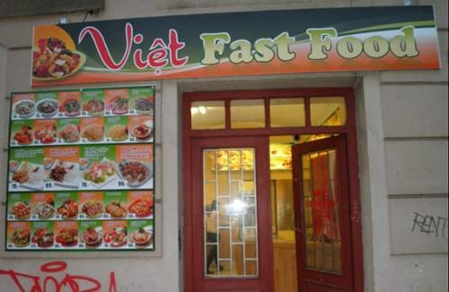 A Vietnam food shop in the Czech Republic (Photo: baodientu.chinhphu.vn)