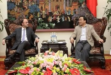 Deputy Prime Minister Hoang Trung Hai receives UNIDO Executive Director Wilfried Luetkenhorst