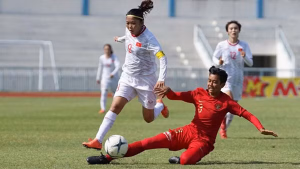 Vietnam (in white) hardly break a sweat to beat Myanmar. (Photo: VFF)