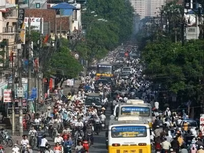 Hanoi’s population estimated to reach 8 million in 2020.