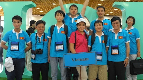 The Vietnamese team at the 27th International Olympiad in Informatics in Kazakhstan. 