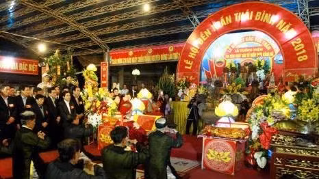 The incense offering ceremony at the opening ceremony of the Tran Temple Festival (Credit: VNA)