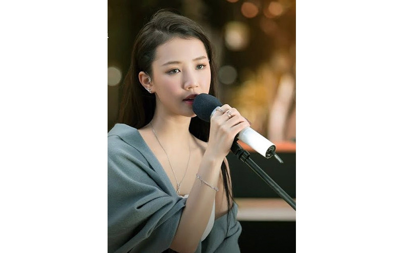 Amee, real name Tran Huyen My, 20, is the youngest Vietnamese artist to be honored at MAMA.