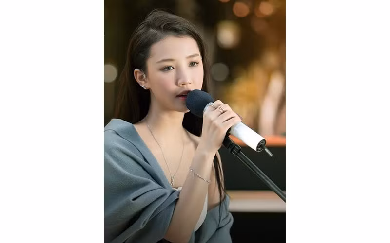 Amee, real name Tran Huyen My, 20, is the youngest Vietnamese artist to be honored at MAMA.