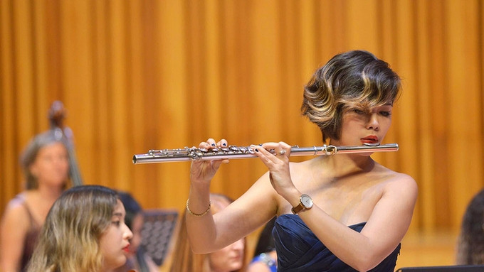 Flutist Le Thu Huong