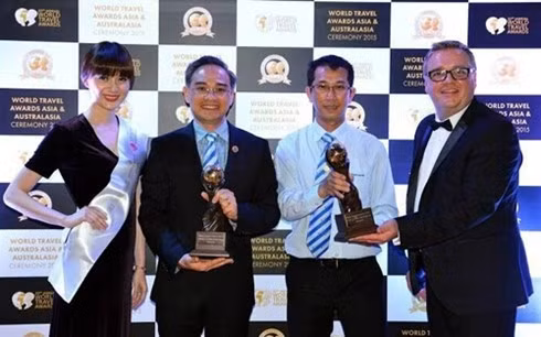 Tran Doan The Duy, Deputy General Director of Vietravel (second left)