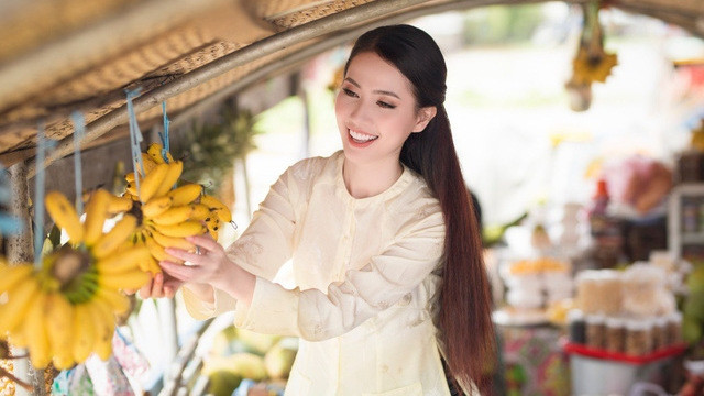 Phan Thi Mo featured in her tourism video on promoting the land and people of her hometown in Tien Giang province (Photo: dantri.com.vn)