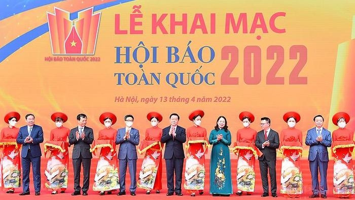 The ribbon-cutting ceremony to open the 2022 National Press Festival