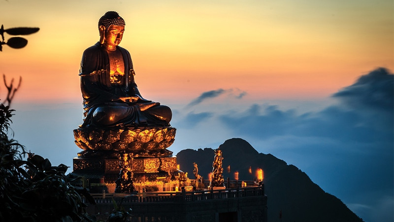 The bronze statue has a height of 21.5m and is located at an altitude of 3,075m above sea level.