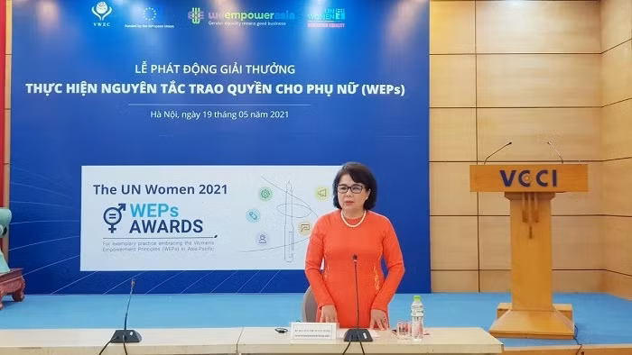 Nguyen Thi Tuyet Minh, Chairwoman of the Vietnam Women Entrepreneur Council, speaks at the awards launch ceremony held virtually on May 19, 2021. (Photo: UN Women Vietnam)